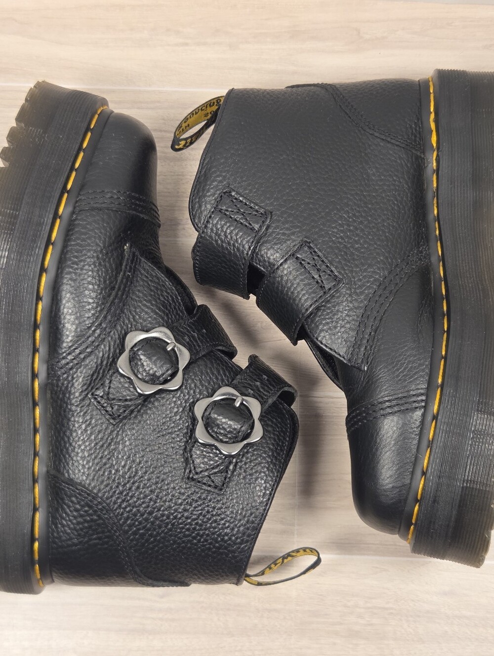 Devon Flower Buckle Leather Platform Boots Women's 8 - Picture 6 of 13